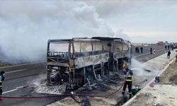Facianın eşiğinden dönüldü: 25 kişiyi taşıyan otobüs kül oldu