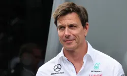 Wolff Mercedes gerçeği karşısında kararsız