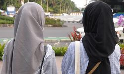 Avusturya 14 yaş altı öğrenciler için başörtüsünü yasakladı