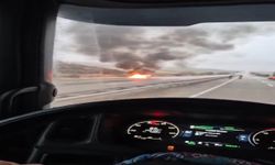 Ankara'da seyir halindeki araç alev aldı! Sürücü canını zor kurtardı