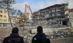 Balıkesir Sındırgı'da ağır hasarlı 814 bina yıkıldı