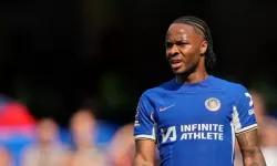 Chelsea İngiliz yıldız Raheem Sterling'in sözleşmesini fehsetti!