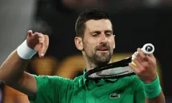 Mensik çekildi Djokovic çeyrek finale kaldı