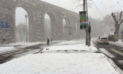 İstanbul'da kar etkili oluyor: AKOM'dan yeni uyarı geldi!