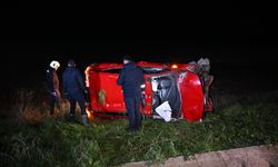 Edirne'de yoldan çıkan otomobil devrildi: 2 yaralı