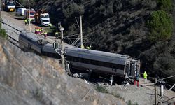 İspanya'daki tren kazası: Ölü sayısı 42 oldu
