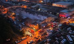 Manisa'da marangoz atölyesindeki yangın söndürüldü