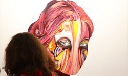 Paris'te çağdaş sanatçı Şahin Demir'in "Bakışla Yüzleşme" sergisi açıldı