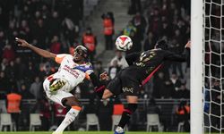 Galatasaray deplasmanda 3 puanı 3 golle aldı