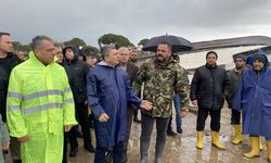 Antalya'da hortum kabusu: Tekneler havada uçuştu, seralar yerle bir oldu