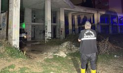 Adana'da bir kişi inşaatın ikinci katından düşerek öldü