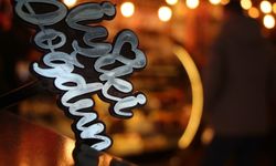 Van'da binlerce kişi aynı anda doğum günü kutluyor