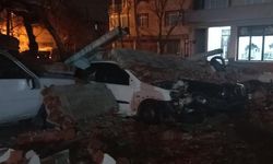 Bursa'da lodos duvarı devirdi: 10 araç hasar gördü