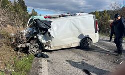 İzmir'de feci kaza: Ölü ve yaralılar var