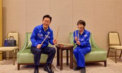 İki liderden K-Pop şovu: Bateri eşliğinde müzik çaldılar