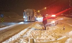 Sivas'ta kar esareti: 700 yolcu mahsur kaldı
