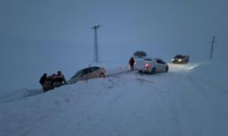 Ağrı’da kar ve fırtına: Mahsur kalan vatandaşları ekipler kurtardı