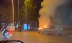 Bursa'da seyir halindeki otomobil alevlere teslim oldu