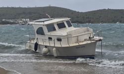 Bodrum'da fırtına tekneleri karaya sürükledi