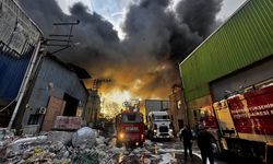 Mersin’deki fabrika alevler içinde: Müdahaleler sürüyor