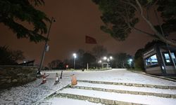 Gece gelen kar: İstanbul geceden bu yana beyaza bürünmeye devam ediyor