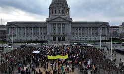 Başkanlığının birinci yılında ABD ayakta: Trump'a diktatör benzetmesi