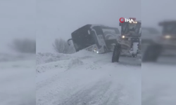 Muş'ta yolcu otobüsü yoldan çıktı