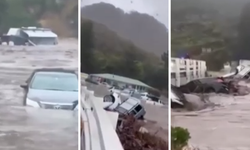 Avustralya'da sel: Araçlar denize sürüklendi