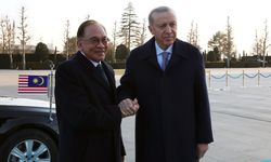 Malezya Başbakanı Enver İbrahim'den Cumhurbaşkanı Erdoğan'a övgü: Liderliğiniz için teşekkürler
