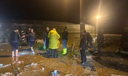 Antalya’yı sağanak vurdu: Seralar ve yollar sular altında!