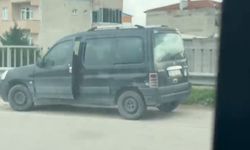 Bursa'da trafikte ölümle dans! Ters yöne giren araç trafiği kilitledi