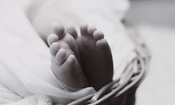 2 aylık bebek açlıktan can verdi: En yakınları gözaltına alındı!