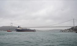 İstanbul Boğazı'nda arızalanan gemi kurtarıldı