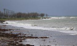 Çanakkale Boğazı'ndan geçişlere fırtına engeli