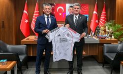 CHP Genel Başkanı Özel, Beşiktaş Kulübü Başkanı Adalı ile görüştü