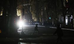 Ukrayna karanlığa büründü: Başkentin yüzde 60'ında elektrik yok