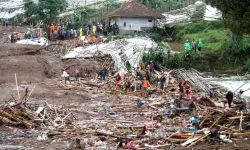Endonezya'da heyelan felaketi: Ölü sayısı 11'e yükseldi