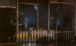 Erzincan'da gece yarısı yangın paniği: İşyeri küle döndü