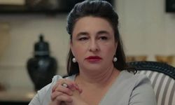 Esra Dermancıoğlu  gözlerden uzak büyüttüğü kızının fotoğrafını paylaştı