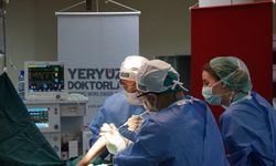 Dünyanın "sağlık nöbeti"ni Türk hekimler tuttu: "Yeryüzü Doktorları"ndan 12 ülkede 22 sağlık kampı!