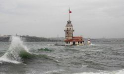 İstanbul'da deniz ulaşımına fırtına engeli: Seferler iptal edildi