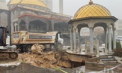 Gaziantep'te yağış sonrası cami avlusu çöktü