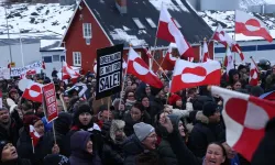 Danimarka ve Grönland’da protesto: Binlerce kişi Trump'ın Grönland planına karşı sokakta