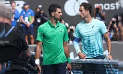Djokovic 2. kez rakibinin sakatlanmasıyla üst tura çıktı
