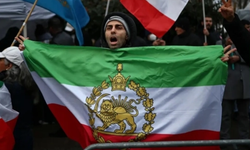 X İran bayrağını değiştirdi: Devrim öncesindeki bayrak geri geldi