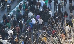 İran’da gerilim tırmanıyor: Ülke genelinde internet ve telefonlarda kesinti