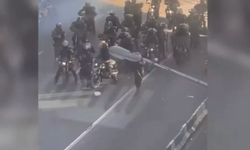 İran'da kriz gerginliği! Halk hükümet binasına saldırdı, askerden sert müdahale