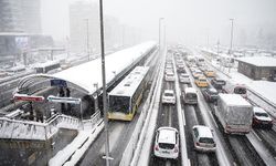İstanbul'da otobüs ve metrobüsler çalışıyor mu? İETT seferleri iptal mi edildi, son durum ne? Vapur seferleri açık mı?