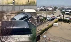 Kuşadası'nda 30 dakikada sel! Araçlar sulara kapıldı