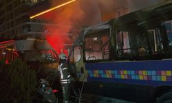 Kağıthane’de korku dolu anlar! 2 minibüs benzin istasyonunda alev aldı